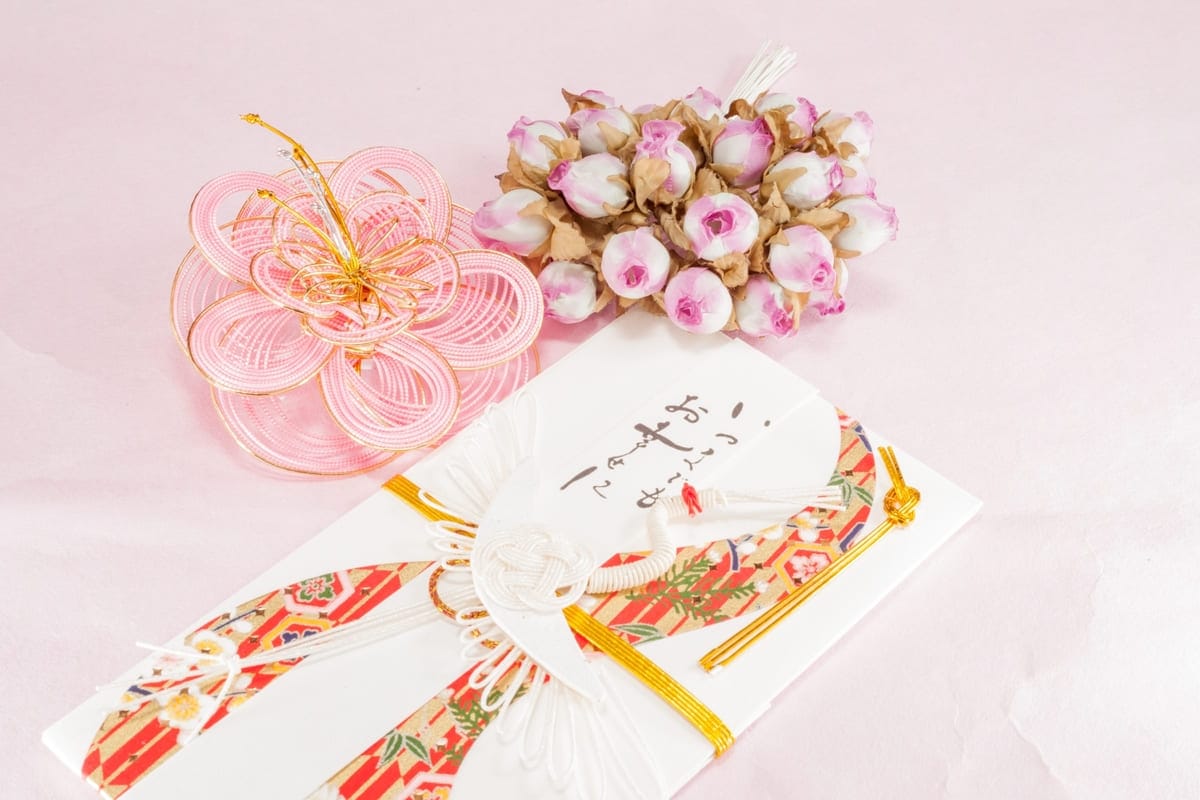 結婚祝いの金額相場を徹底解説！関係性別の目安とマナー完全ガイド