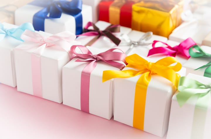 結婚祝い、何がいい？本当に喜ばれるギフトを紹介｜人気ランキング・予算別・関係性別など