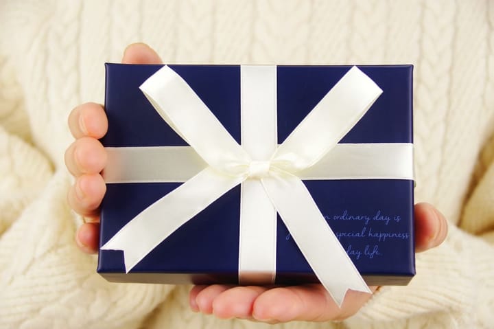 付き合いたての彼氏に贈る誕生日プレゼント！年代別の選び方や予算を解説